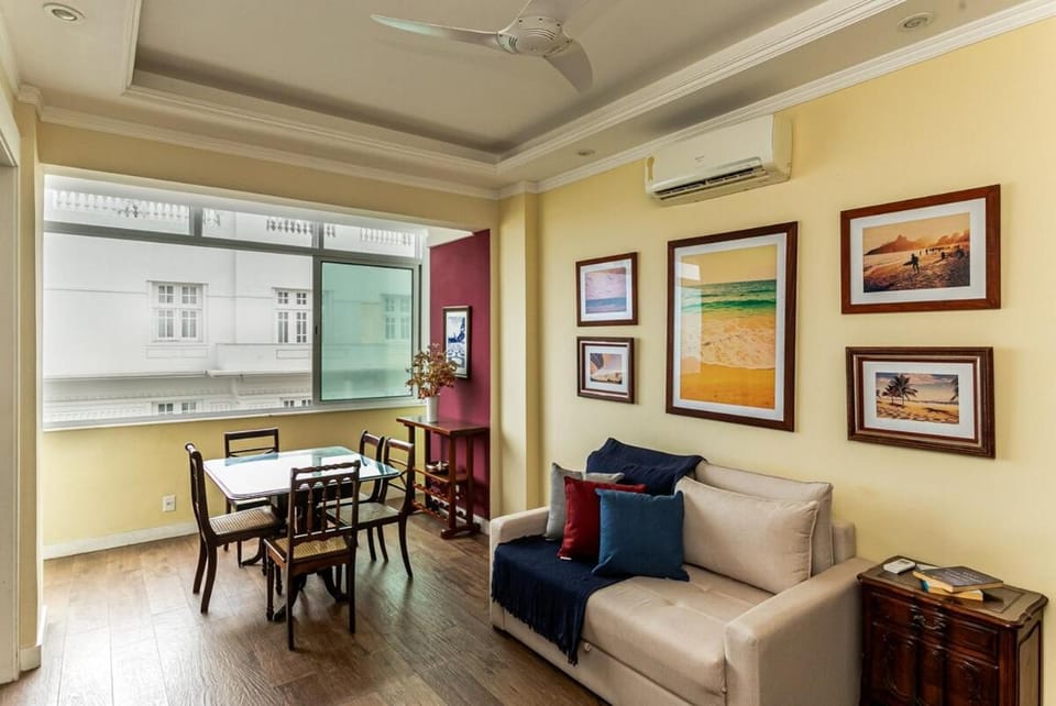 Copacabana wide ocean view Apartment in Rio de Janeiro