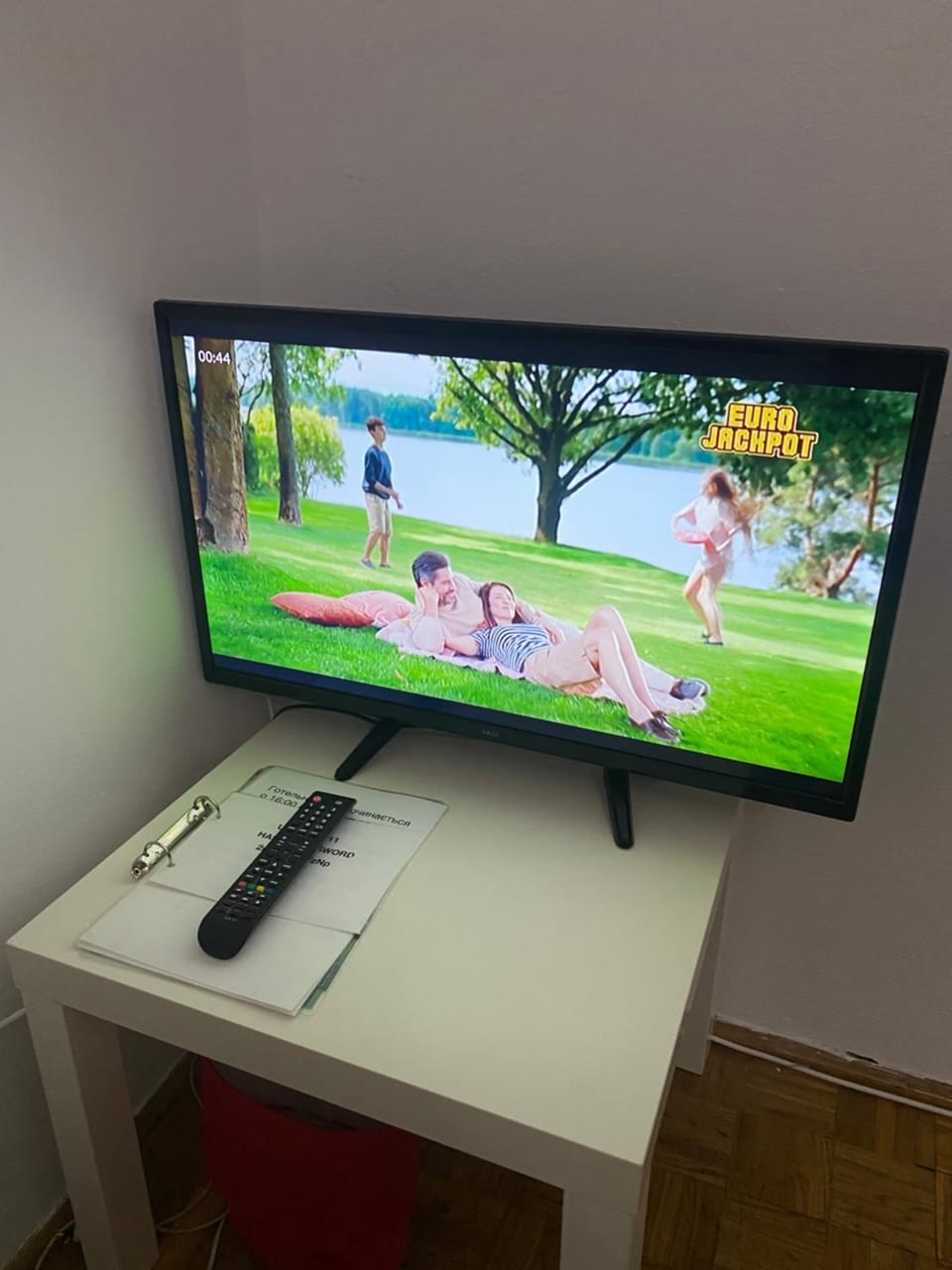 Przytulne mieszkanie na spokojny nocleg w pobliżu metra Kondratowicza, 22 minuty metrem do Stadionu Narodowego, samodzielne zameldowanie ,wystawiamy faktury dla firmy KSeF Apartment in Warsaw