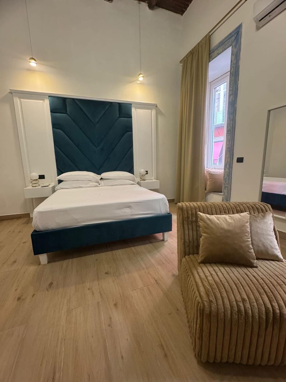 Chiaia Lifestyle Bed and Breakfast in Naples