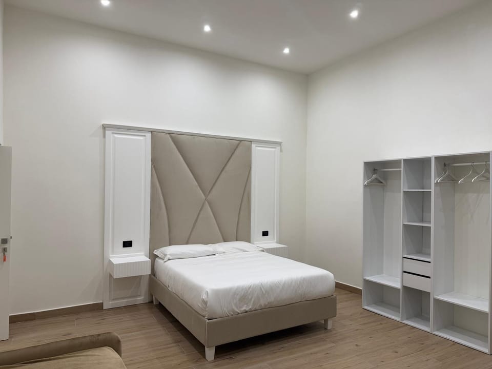 Bed, Photo of the whole room, Bedroom, wardrobe
