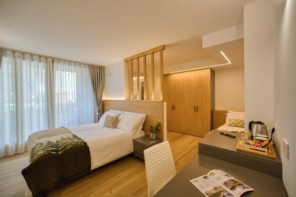 Bed, Photo of the whole room, furniture
