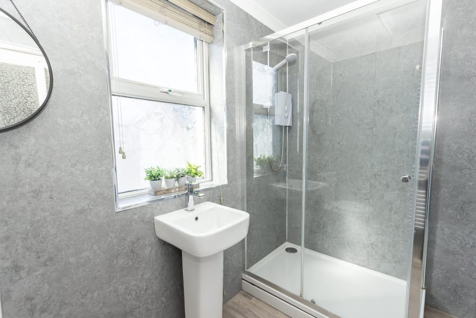 Ivydene - 3 bedroom house -Tenby House in Tenby