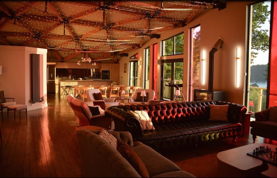 Restaurant/places to eat, Restaurant/places to eat, Communal lounge/ TV room, Seating area, Internal: Not applicable to any particular room