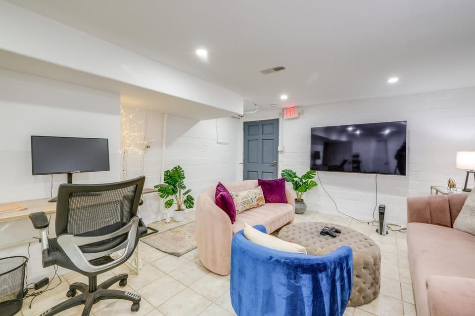 1 Mi to the Metro! Centrally Located Apt Near DC Apartment in Takoma Park