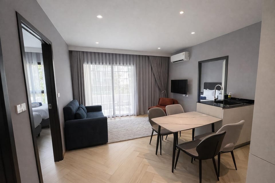 Living room, Dining area