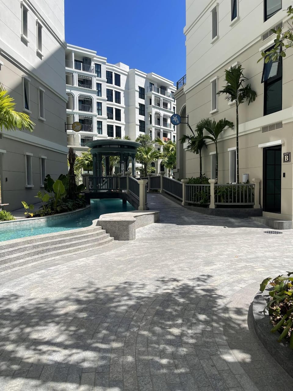 Property building, Swimming pool