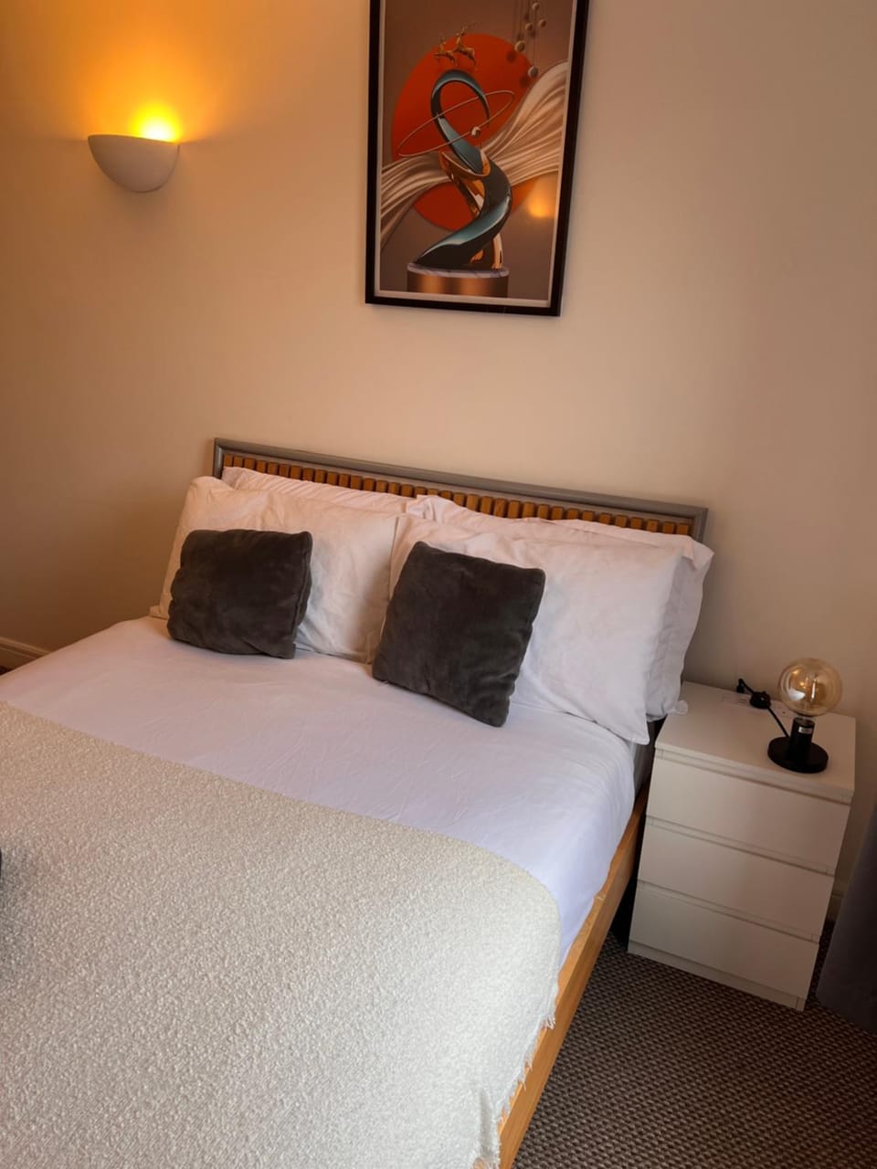 Bed, Photo of the whole room, Bedroom
