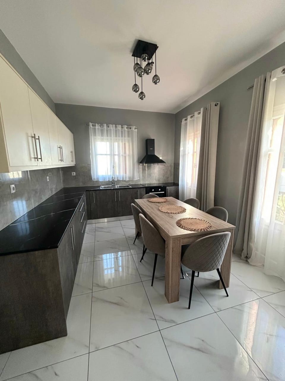 Kitchen or kitchenette, Dining area, stove