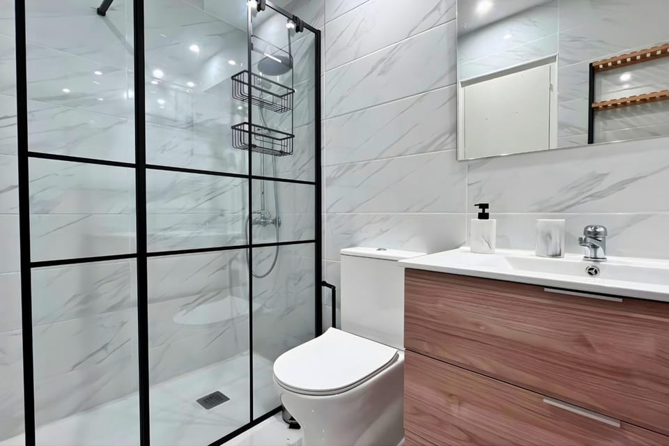 Shower, Toilet, Bathroom