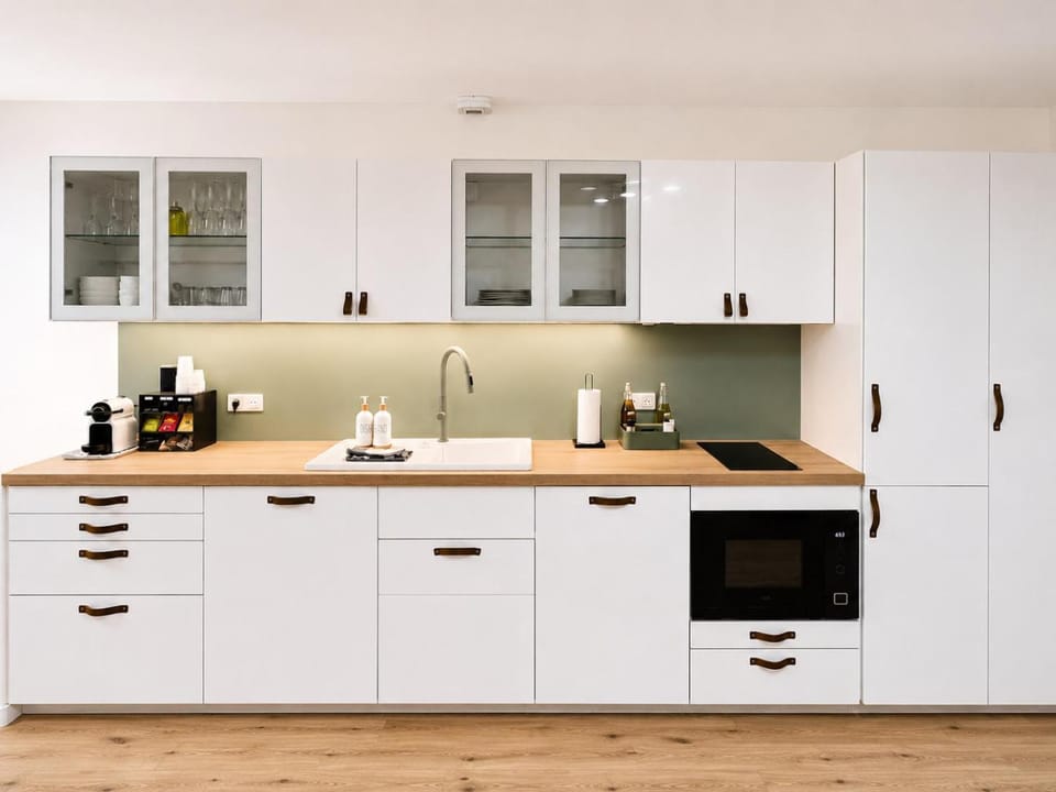 Coffee/tea facilities, Kitchen or kitchenette, dishwasher, internet, oven, stove, washing machine, dryer, kitchen, air conditioner