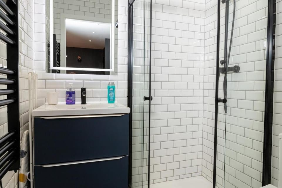 Shower, Bathroom