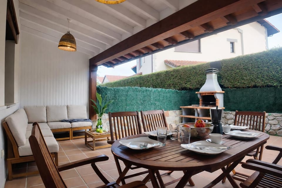 BBQ facilities, Garden, Balcony/Terrace, Living room, Dining area