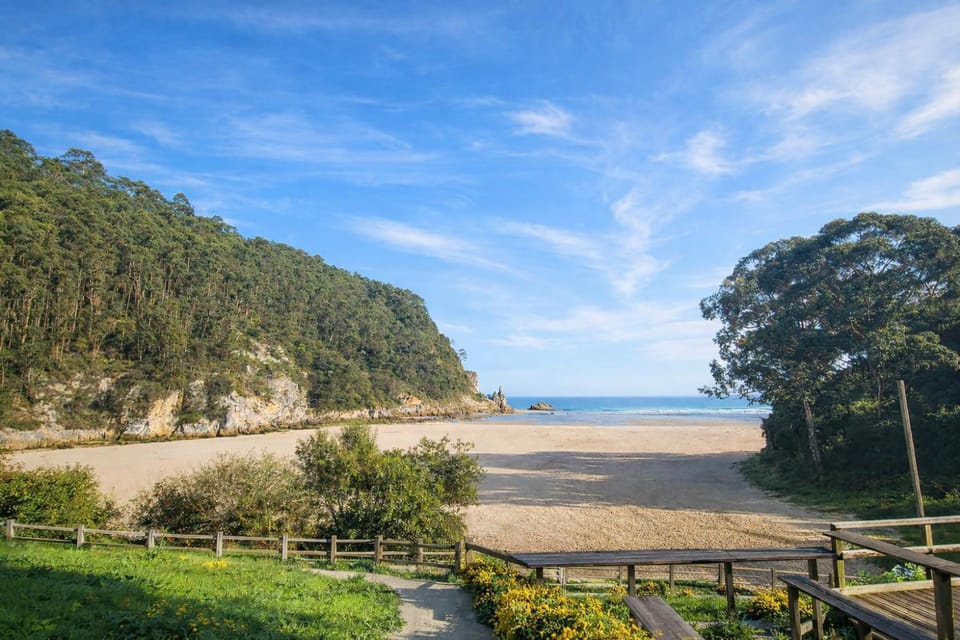 Casa cerca Playa de La Franca – Entre Mar y Picos Chalet in Cantabria