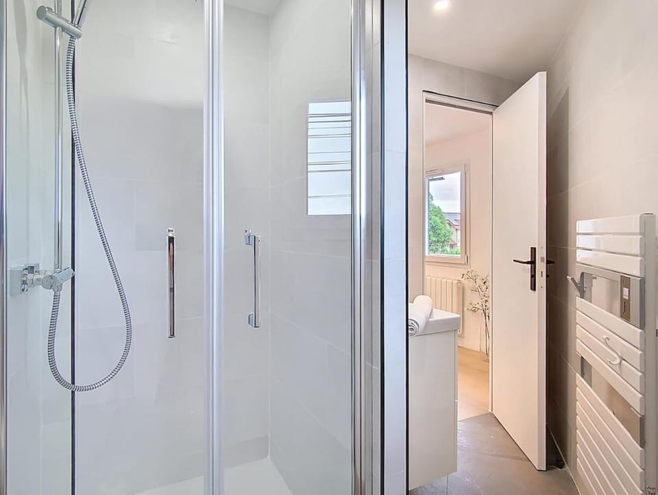 Appartement moderne et agréable - La Belle Époque Apartment in Île-de-France