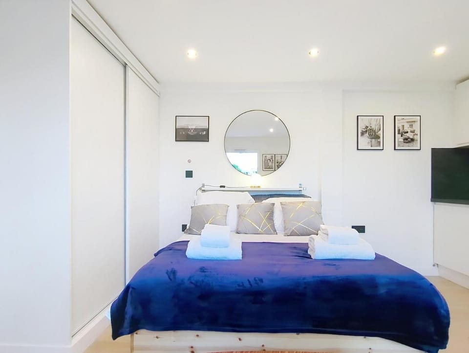 Appartement moderne et agréable - La Belle Époque Apartment in Île-de-France
