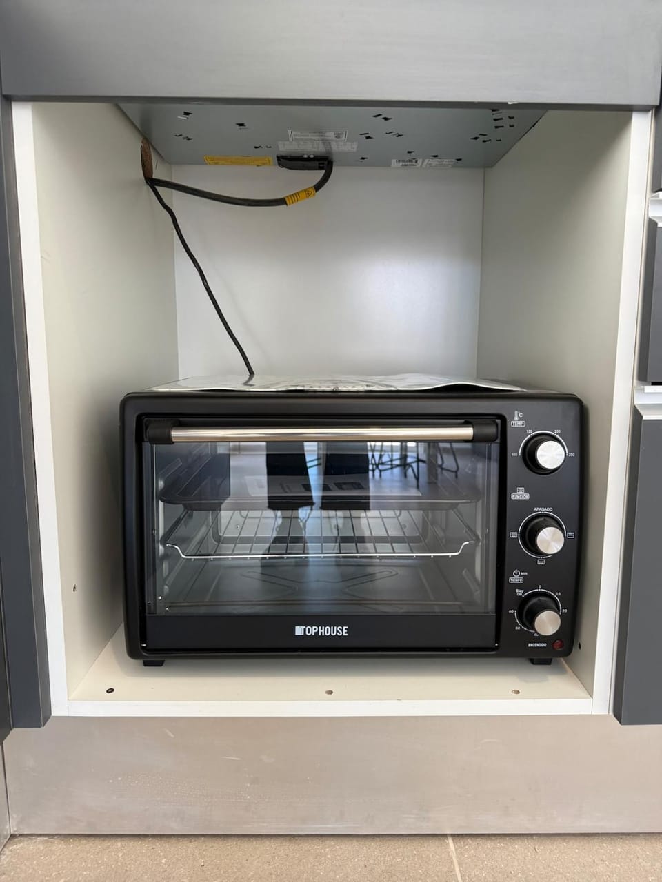 Kitchen or kitchenette, oven