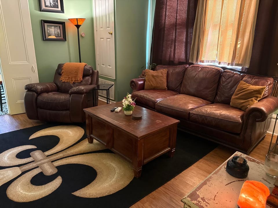 2 Bedroom 2 Bath Fun Vibes NO PET FEES House in New Orleans