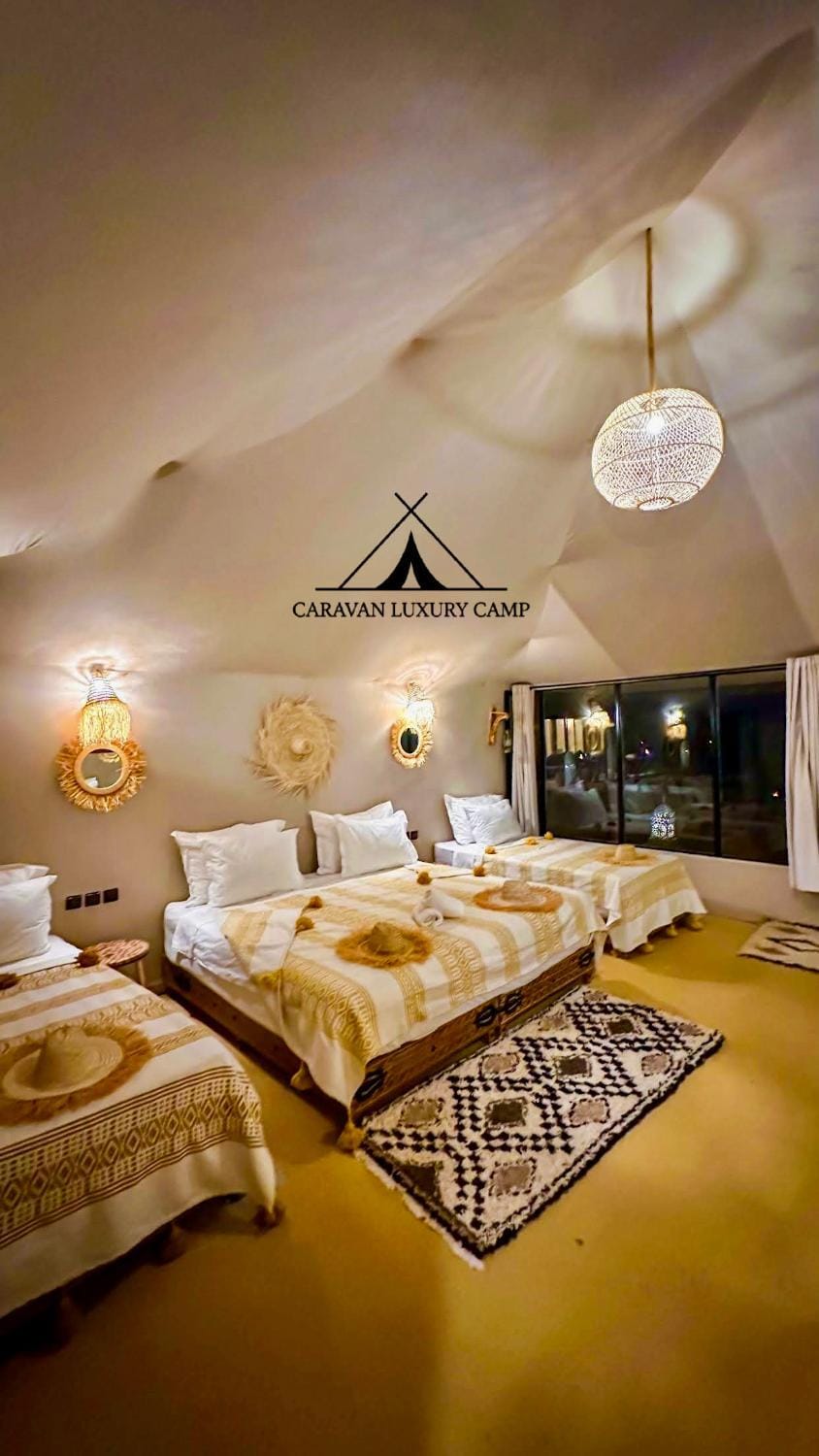 Property building, Bed, Photo of the whole room, Bedroom, towels