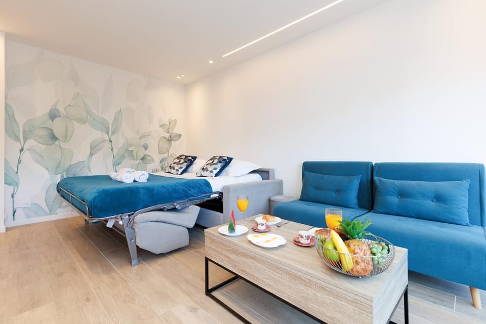 Santa Cruz YourHostHelper Apartment in Cannes