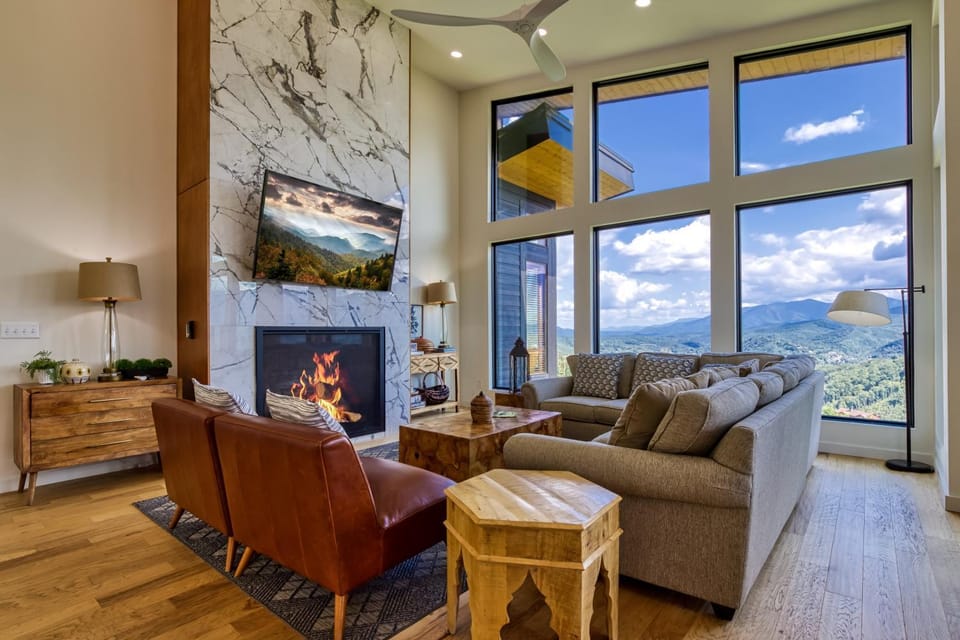 Minutes from the Strip Downtown Gatlinburg Stunning Views Sleeps 125BathsHot Tub Pool House in Gatlinburg
