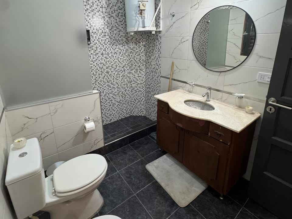 Shower, Toilet, Bathroom, towels
