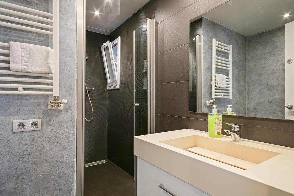 Dialez Holidays - Sant Nicasi Apartment in Catalonia