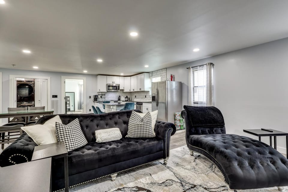 4 Mi to MetLife Stadium: Modern Retreat! House in Passaic