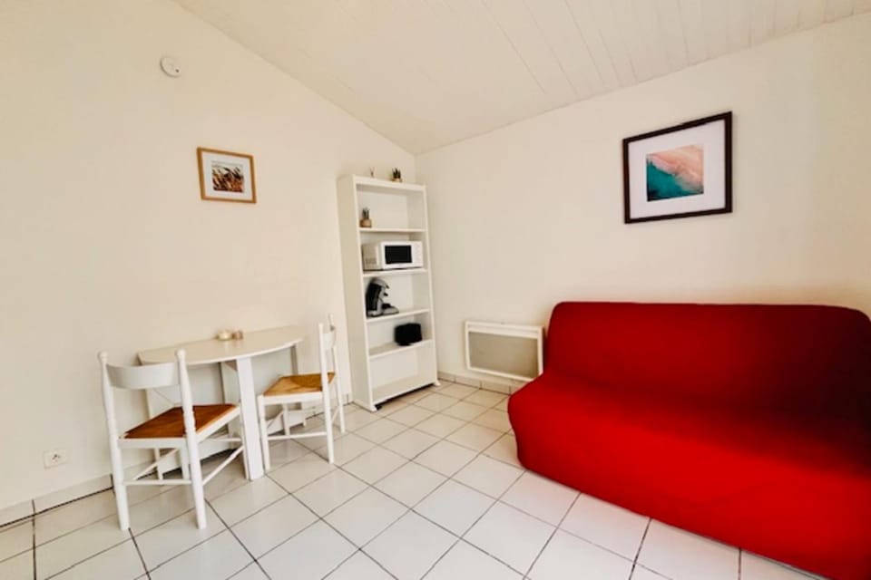 Studio apartment with terrace near the old port Apartment in La Rochelle