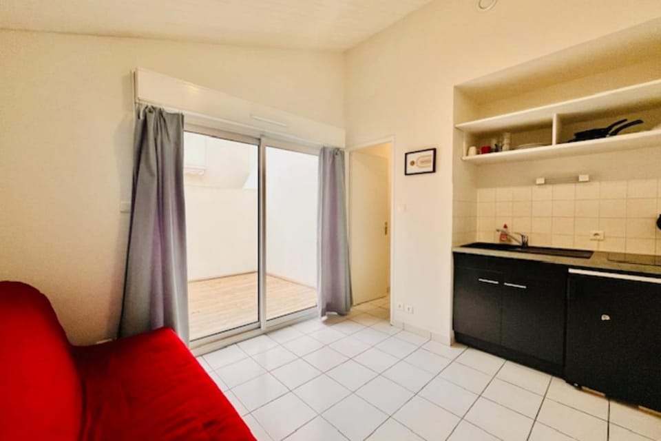 Studio apartment with terrace near the old port Apartment in La Rochelle