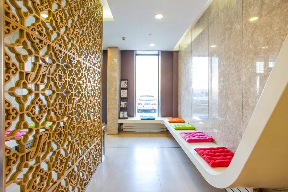 Day, Lobby or reception, Other, Decorative detail