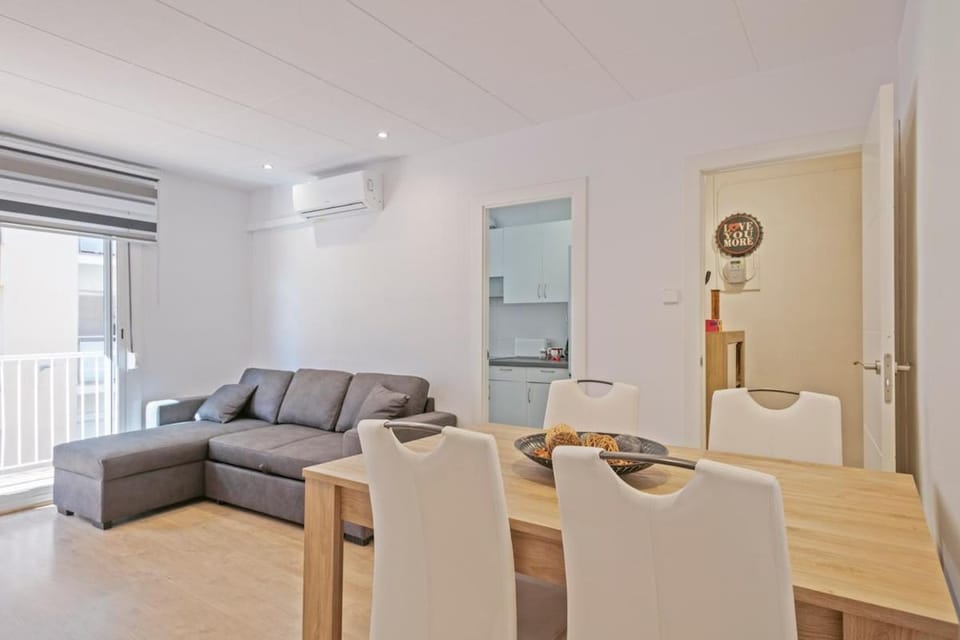 Dialez Holidays - Colomeres Apartment in Catalonia