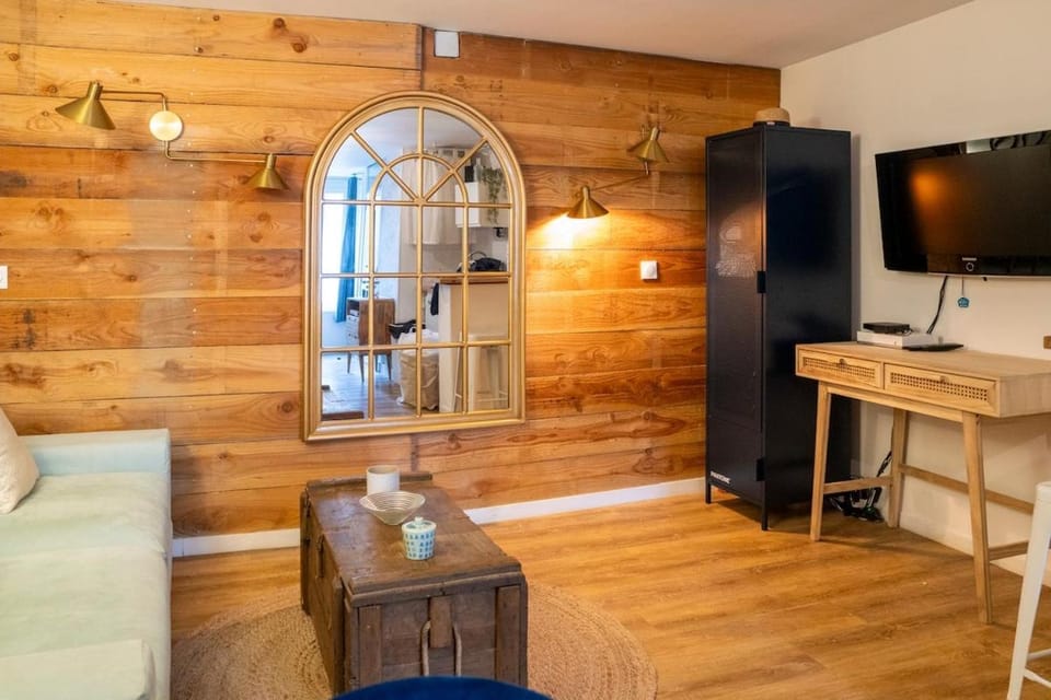 Studio au pied du Château - centre Caen - tram Apartment in Caen