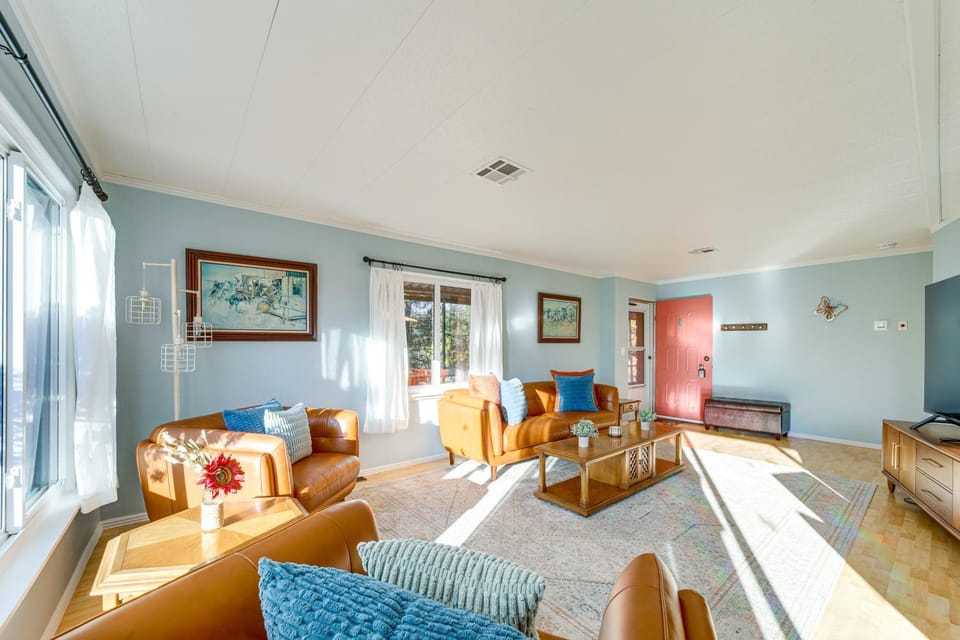 Walk to Trails! West Sedona Retreat with Deck and Yard House in Sedona