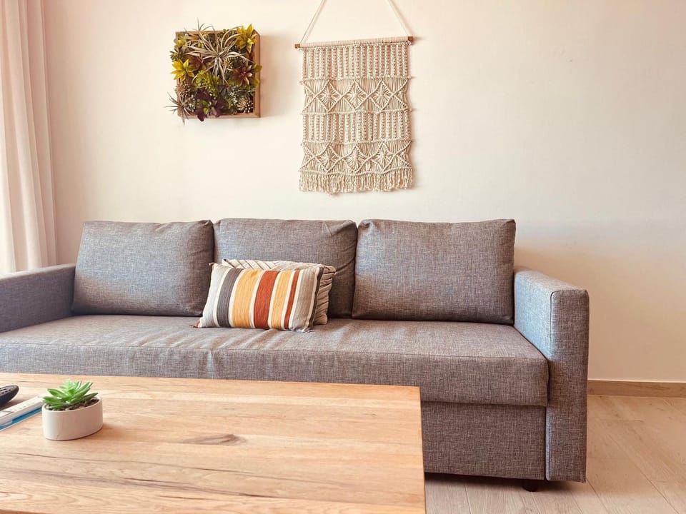 Bed, Living room