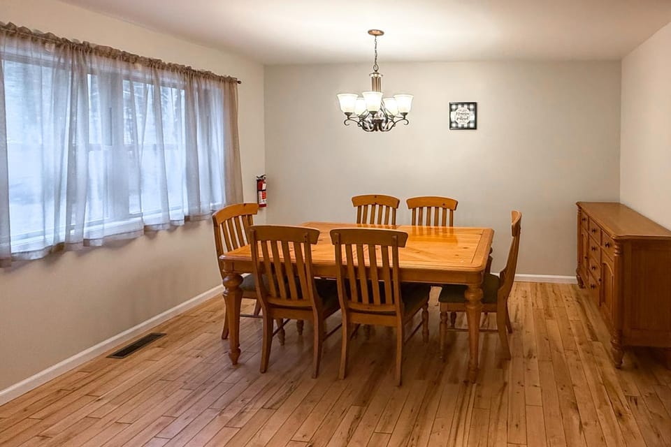 Fire Pit, Game Room, Lake, On-Site Stream Poconos! House in Kidder Township