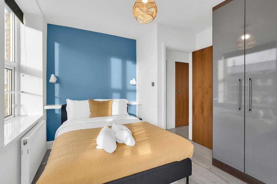 Bed, Photo of the whole room, Bedroom, towels, wardrobe