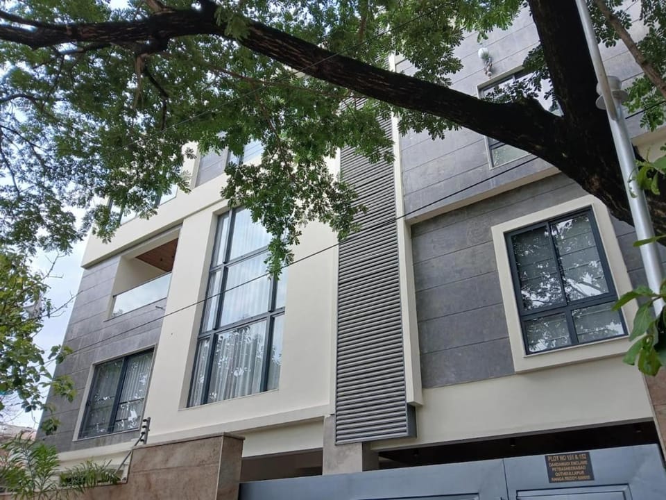Property building, Day