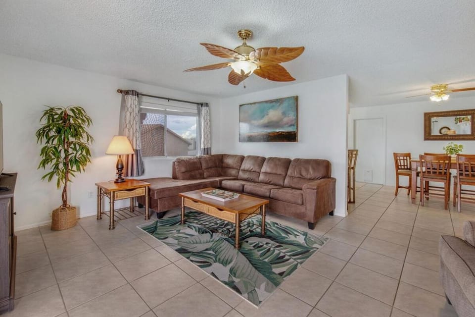 Welcome To Cisco! Pool | Firepit | MinutesToBridge House in Lake Havasu City