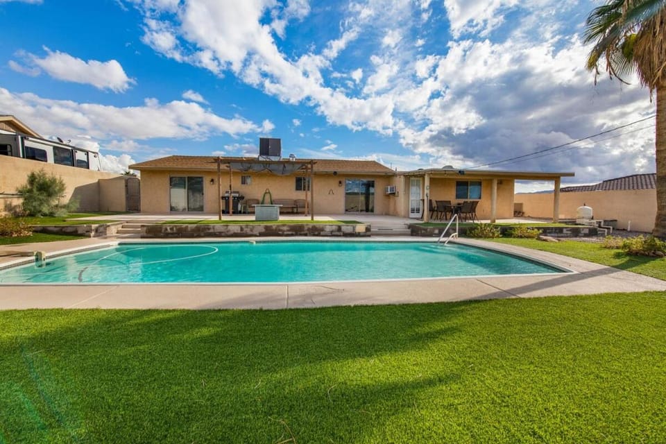 Welcome to Runabout Pool Lake Views Comfort House in Lake Havasu City