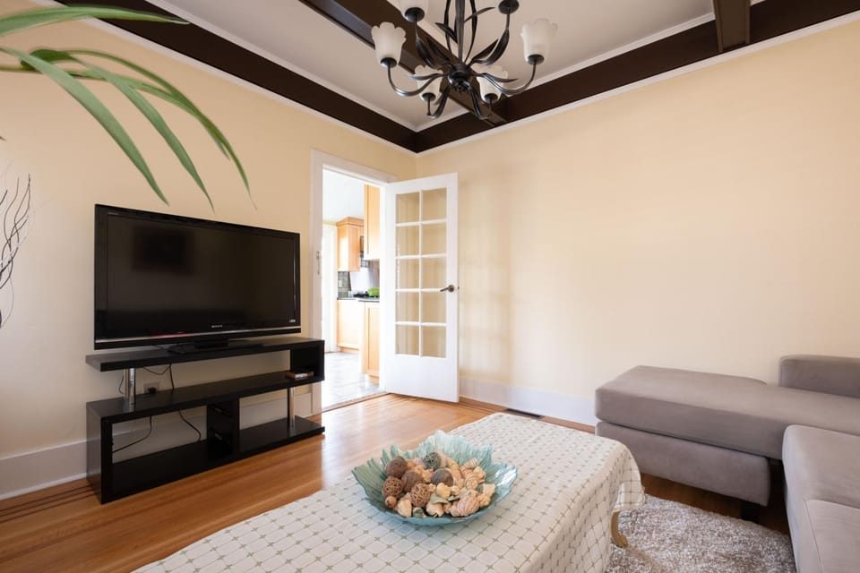 Communal lounge/ TV room, TV and multimedia