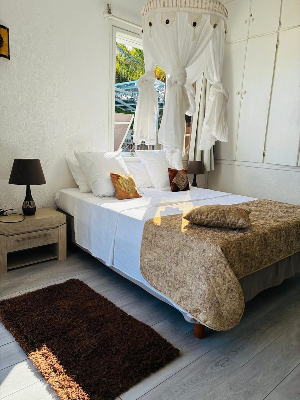 Bed, Photo of the whole room