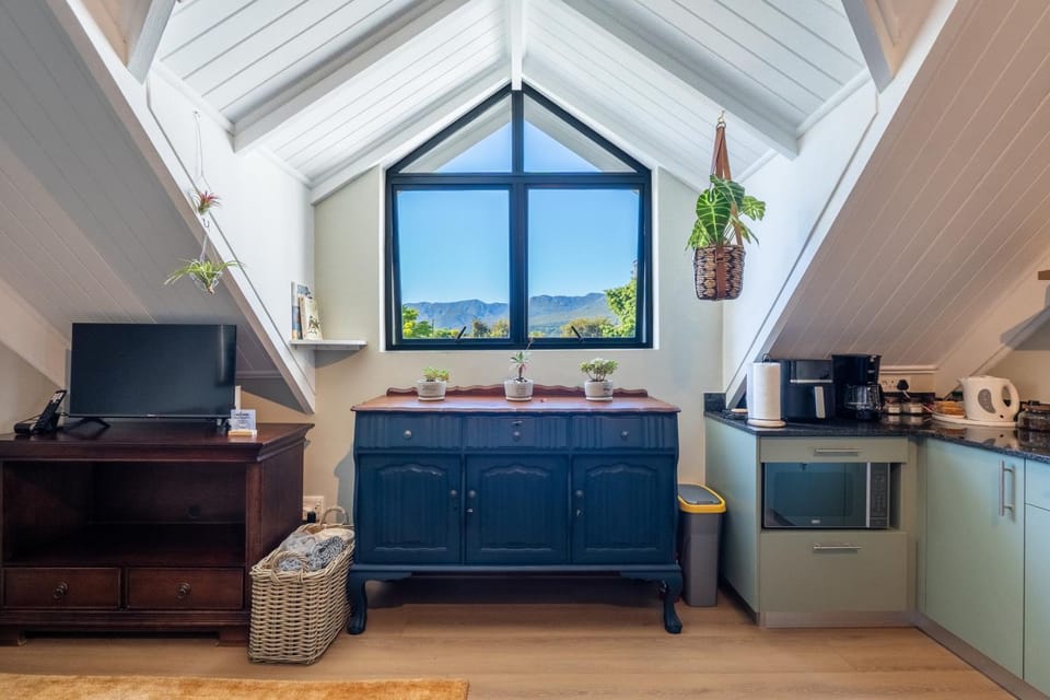 TV and multimedia, Coffee/tea facilities, Kitchen or kitchenette