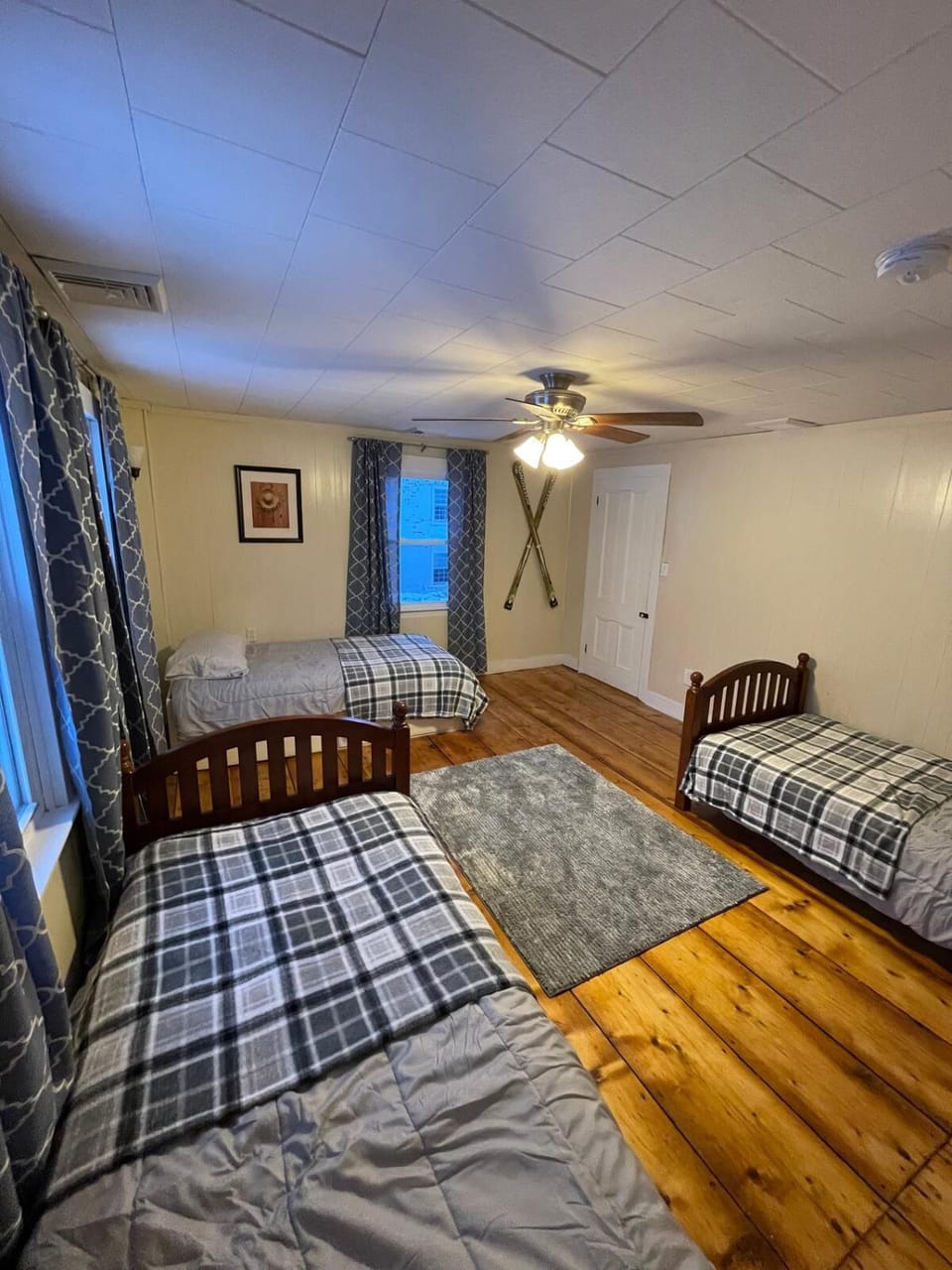 3,000 Sq Ft Historic Colonial Minutes from Okemo with Direct VAST Trail Access House in Mount Holly