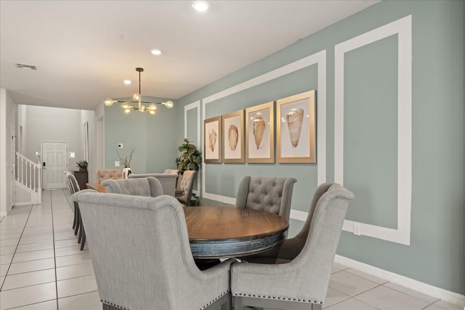 Seating area, Dining area