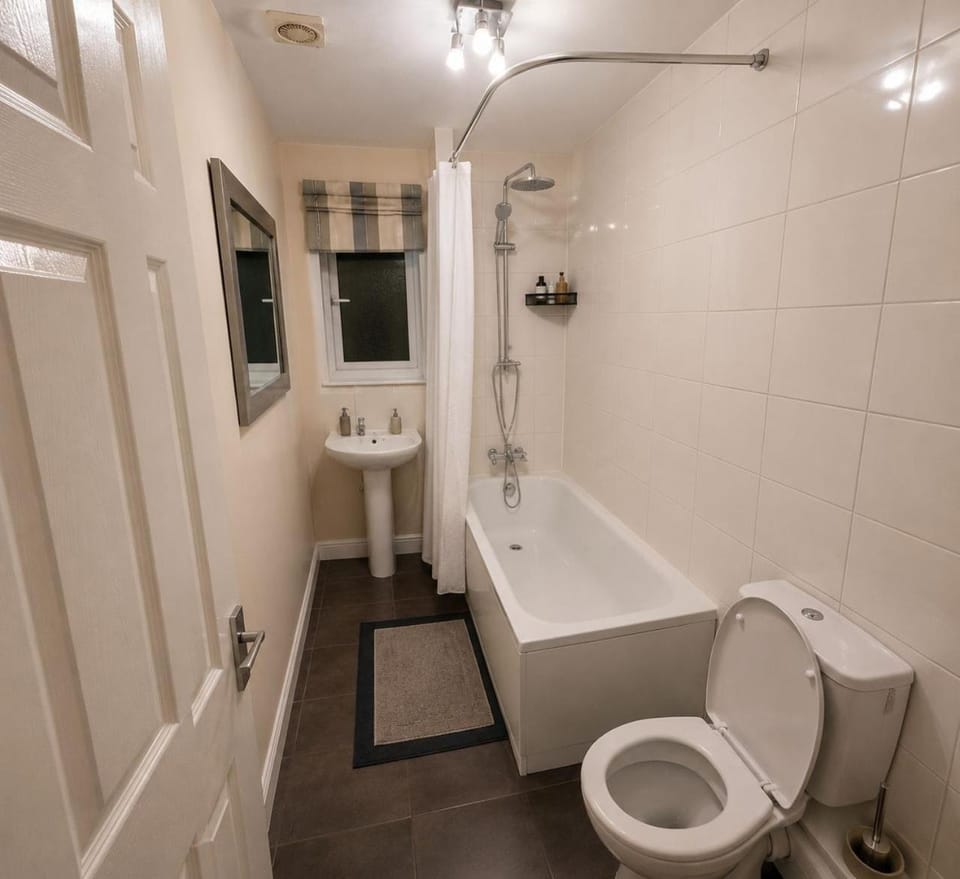 Vibrant Mcr Townhouse - CC Stay - Apollo - Sleeps14 House in Manchester
