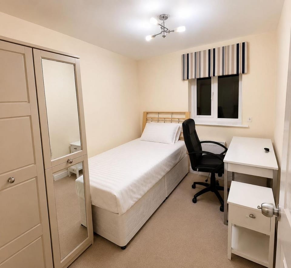 Vibrant Mcr Townhouse - CC Stay - Apollo - Sleeps14 House in Manchester