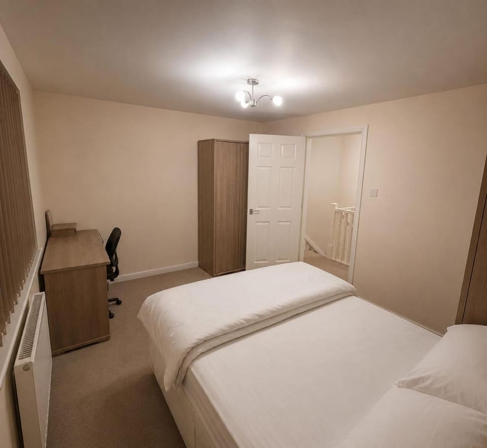Vibrant Mcr Townhouse - CC Stay - Apollo - Sleeps14 House in Manchester