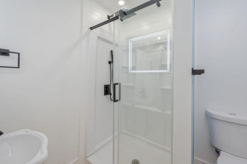 Unit E Beachwalk Pool Access Sauna Mini Golf Apartment in Okaloosa Island