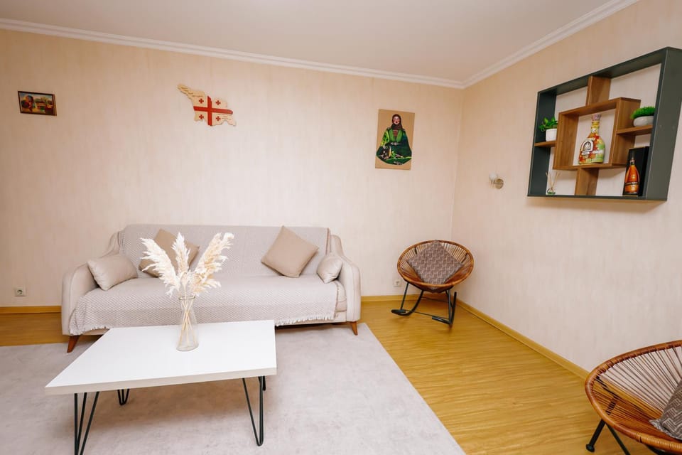Living room, Decorative detail, Seating area
