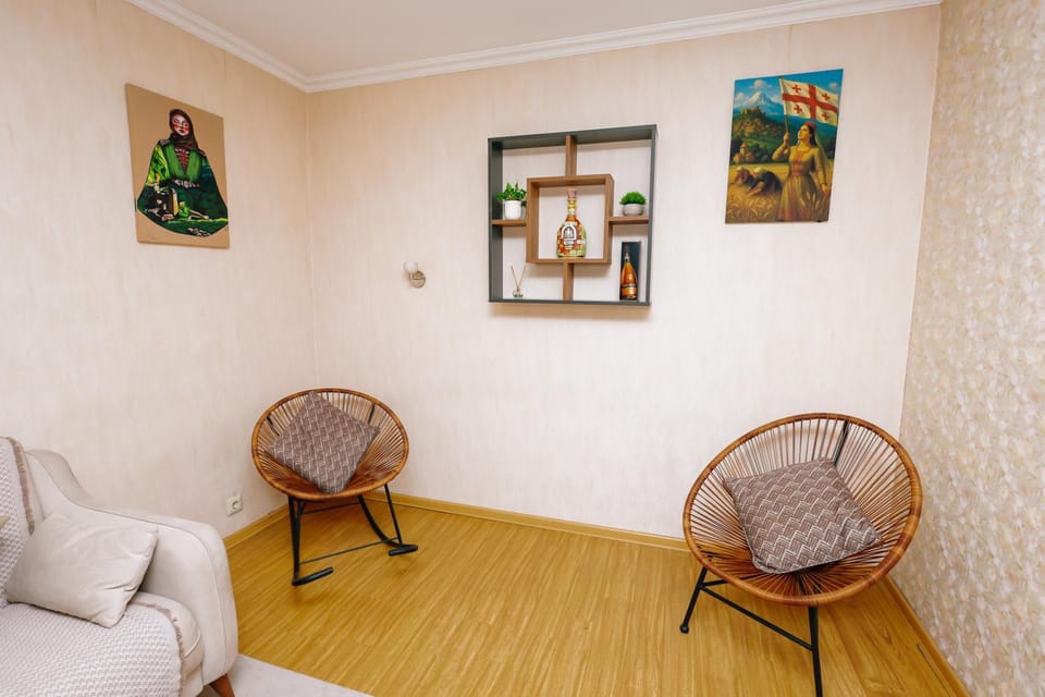 Living room, Decorative detail, Seating area